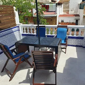 Private Townhouse With Roof Terrace Close To The Hébergement de vacances Málaga